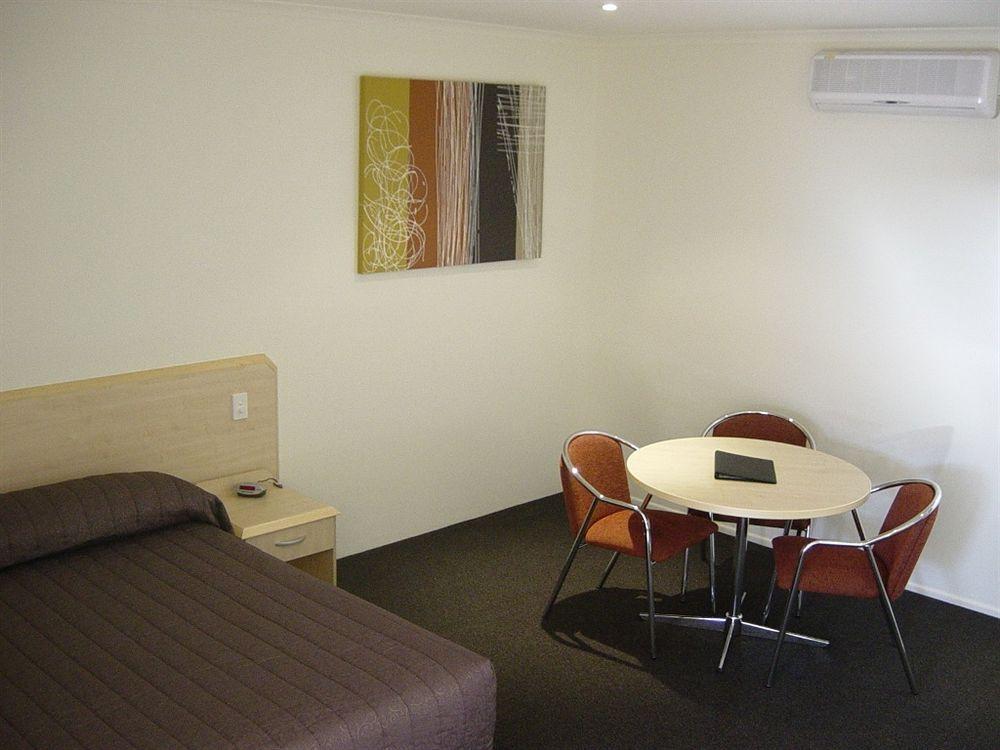 Red Bridge Motor Inn Woombye Exterior foto